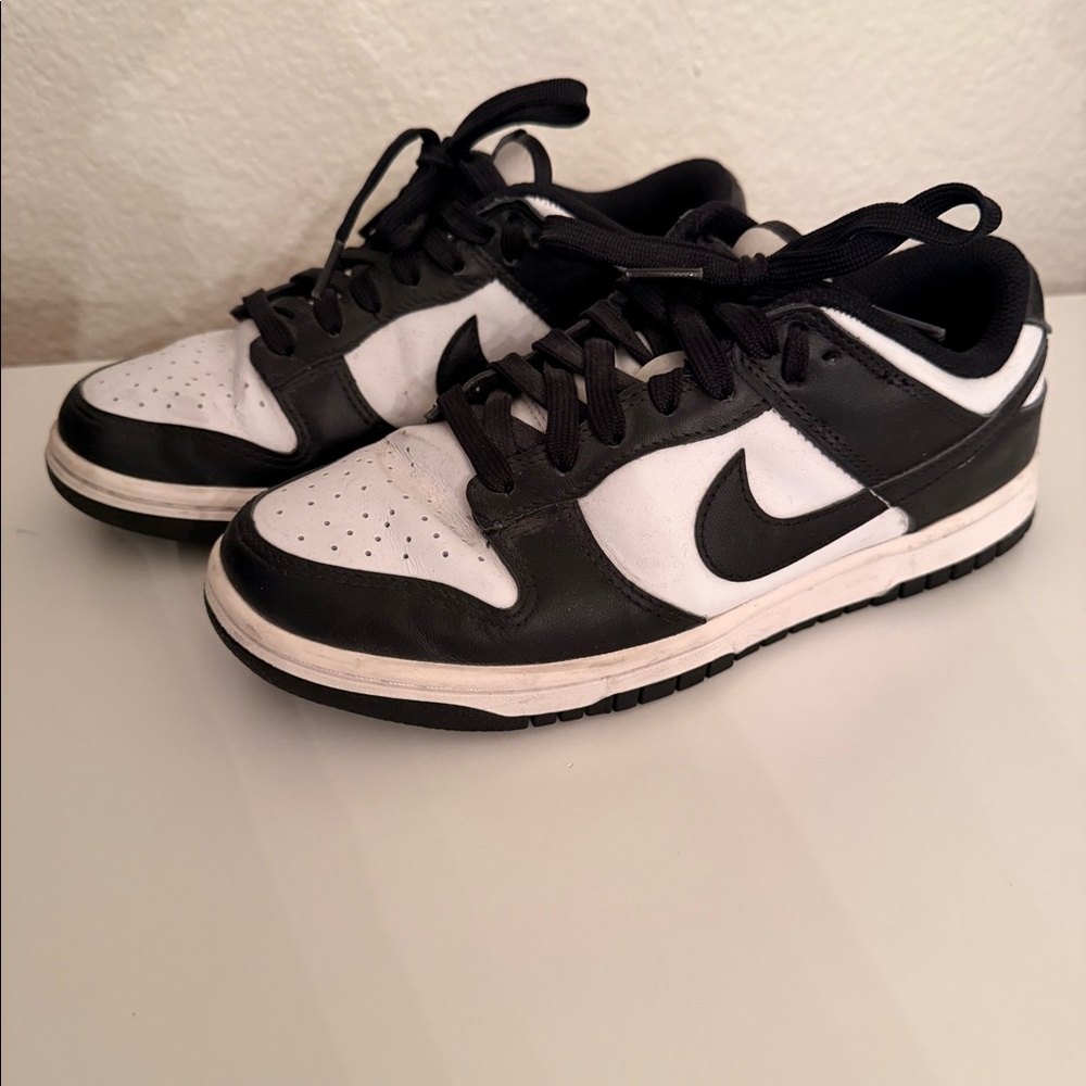 Women's Nike panda dunk low 6.5